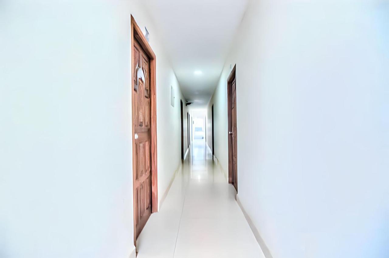 Calangute Turista Hotel Exterior photo
